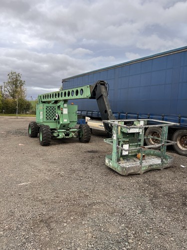 Grove diesel cherry picker - diesel, /